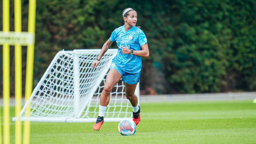 LOOKING UP : Deyna Castellanos on the ball