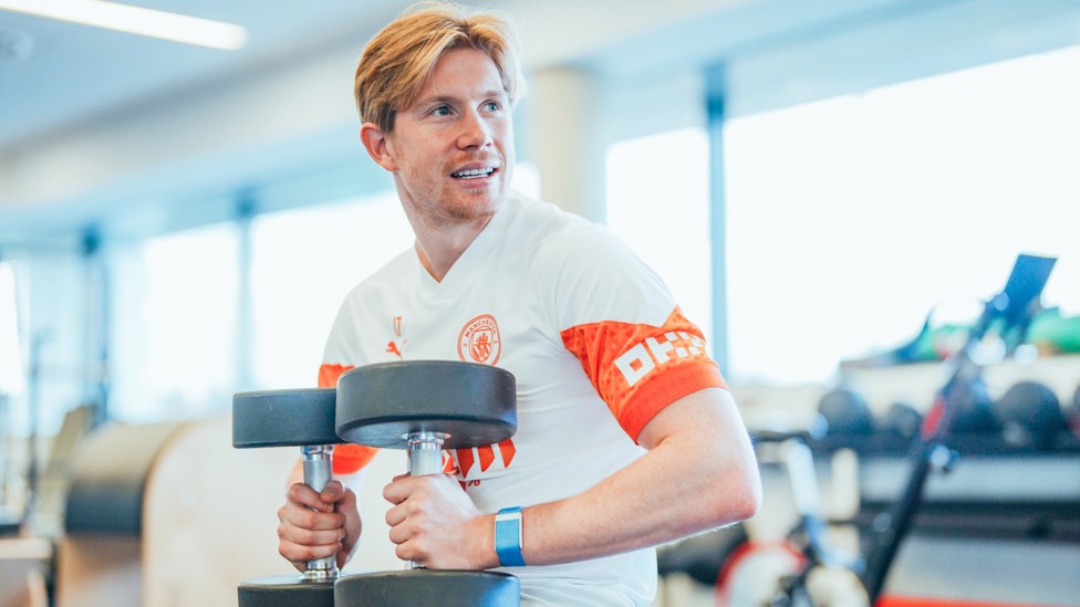 HEAVY LIFTING : Kevin De Bruyne working hard in the gym following his return to the pitch. 