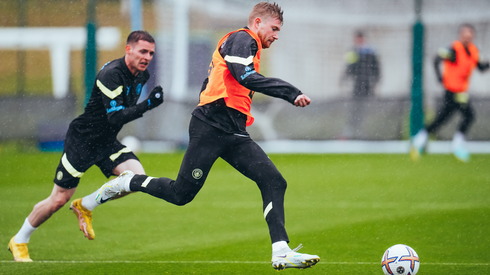 CATCH ME IF YOU CAN : Sergio Gomez chases down Kevin De Bruyne.