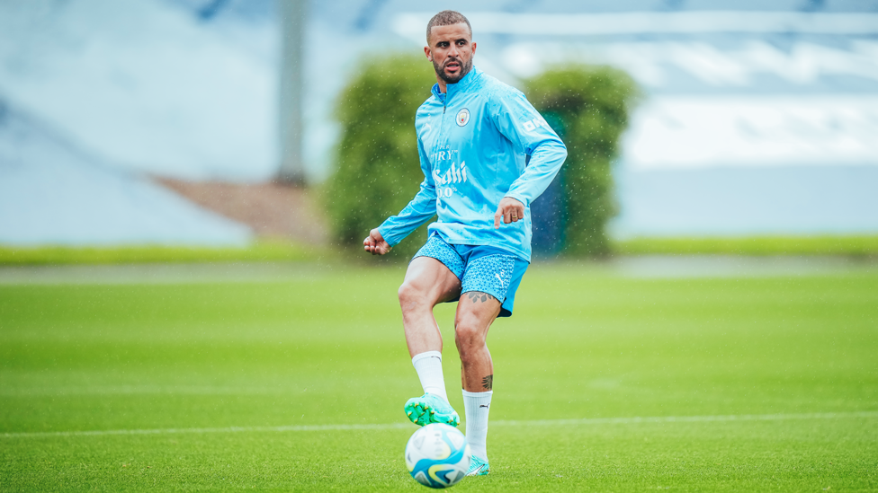 NO LOOK  : Kyle Walker progresses with the ball.