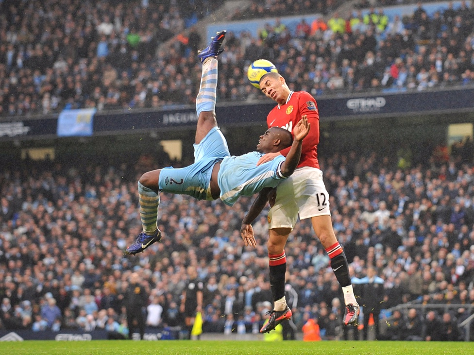FLYING HIGH : Richards calls on his acrobatics skills as he tries to bicycle kick the ball in Manchester derby