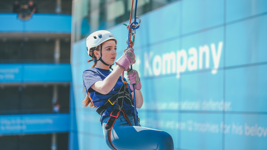 Find your Etihad abseil photo