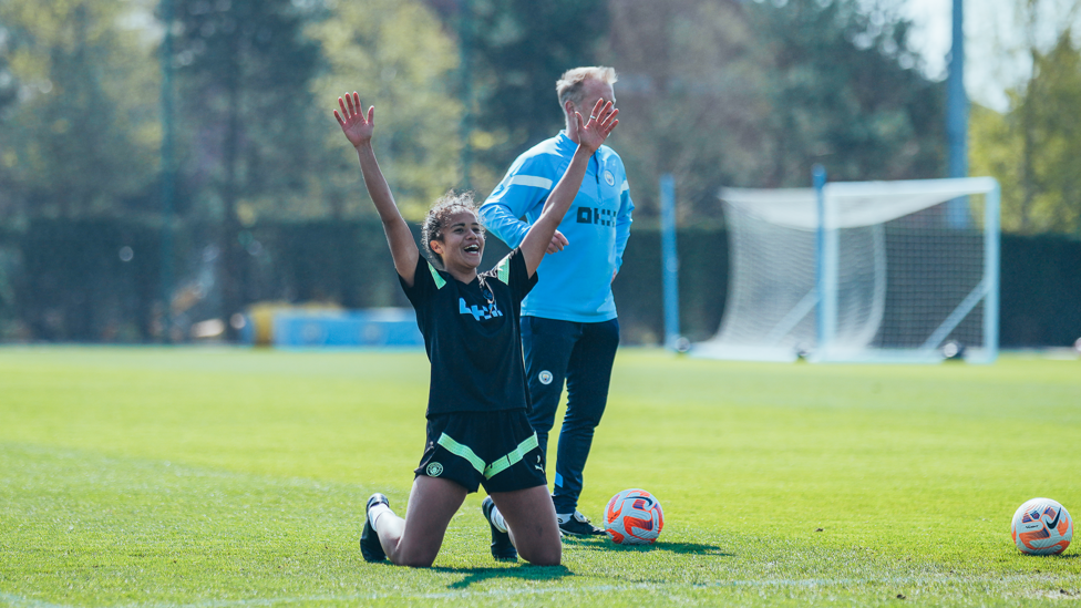 WINNER : Mary Fowler celebrates