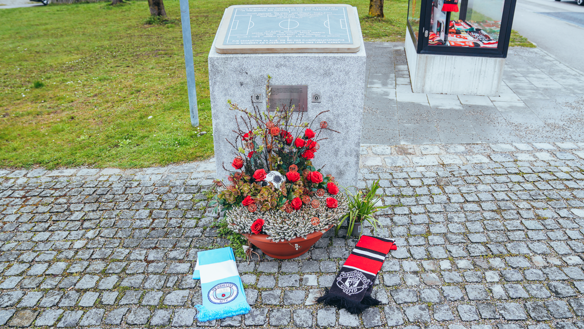 City Executives and Supporters Pay Respects at Manchesterplatz