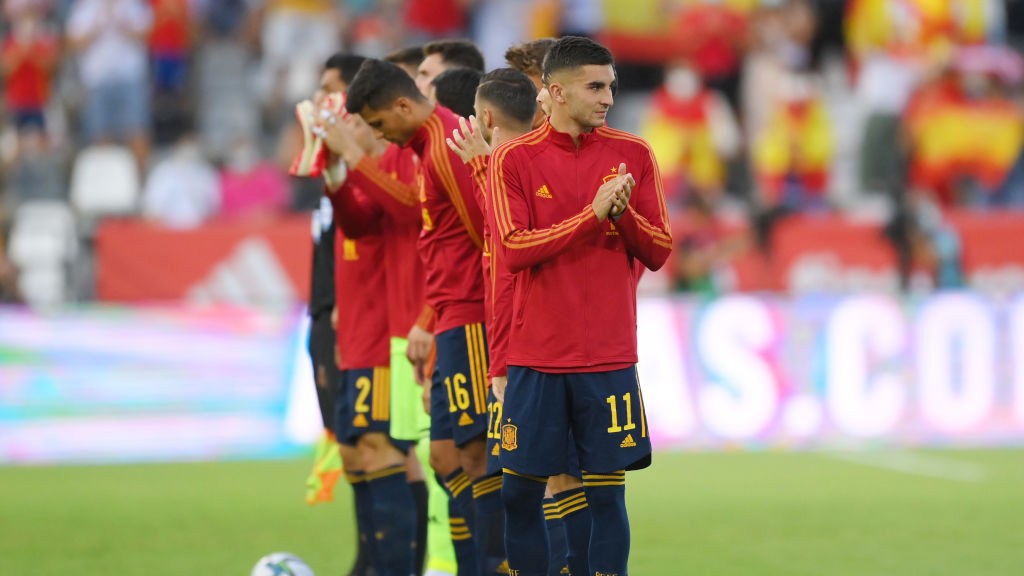  Torres seals Spain win as scoring run continues