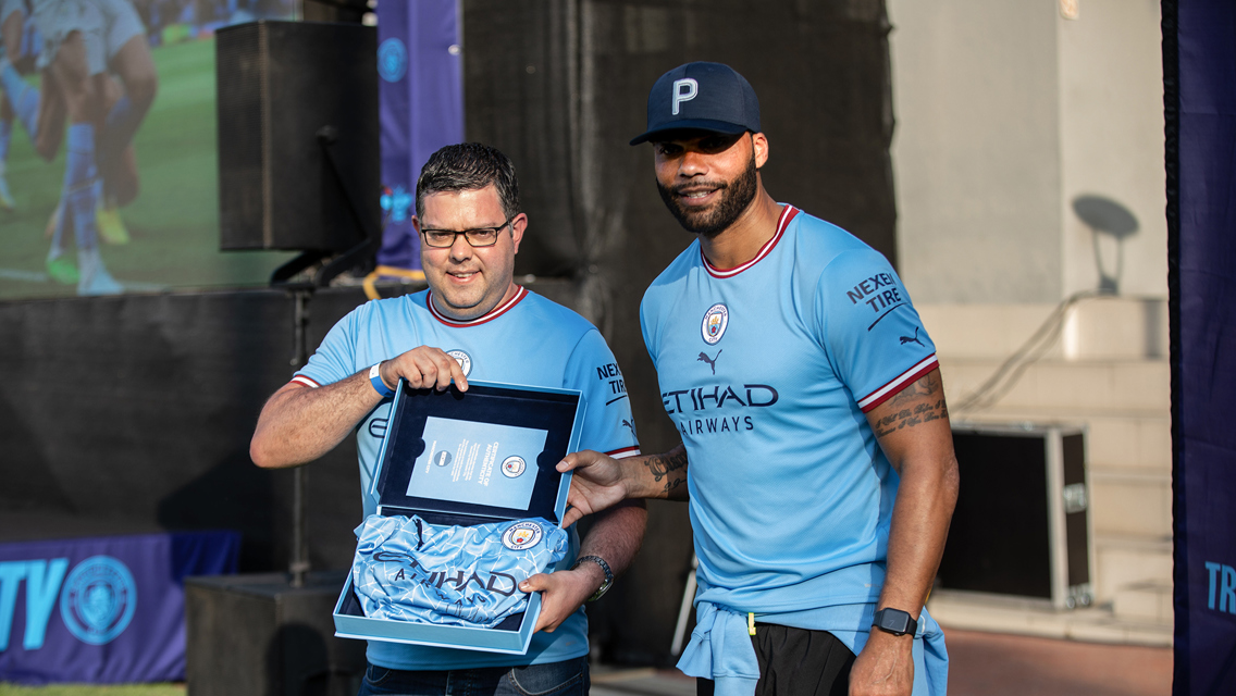 Trophy Tour: Cape Town OSC meet Joleon Lescott