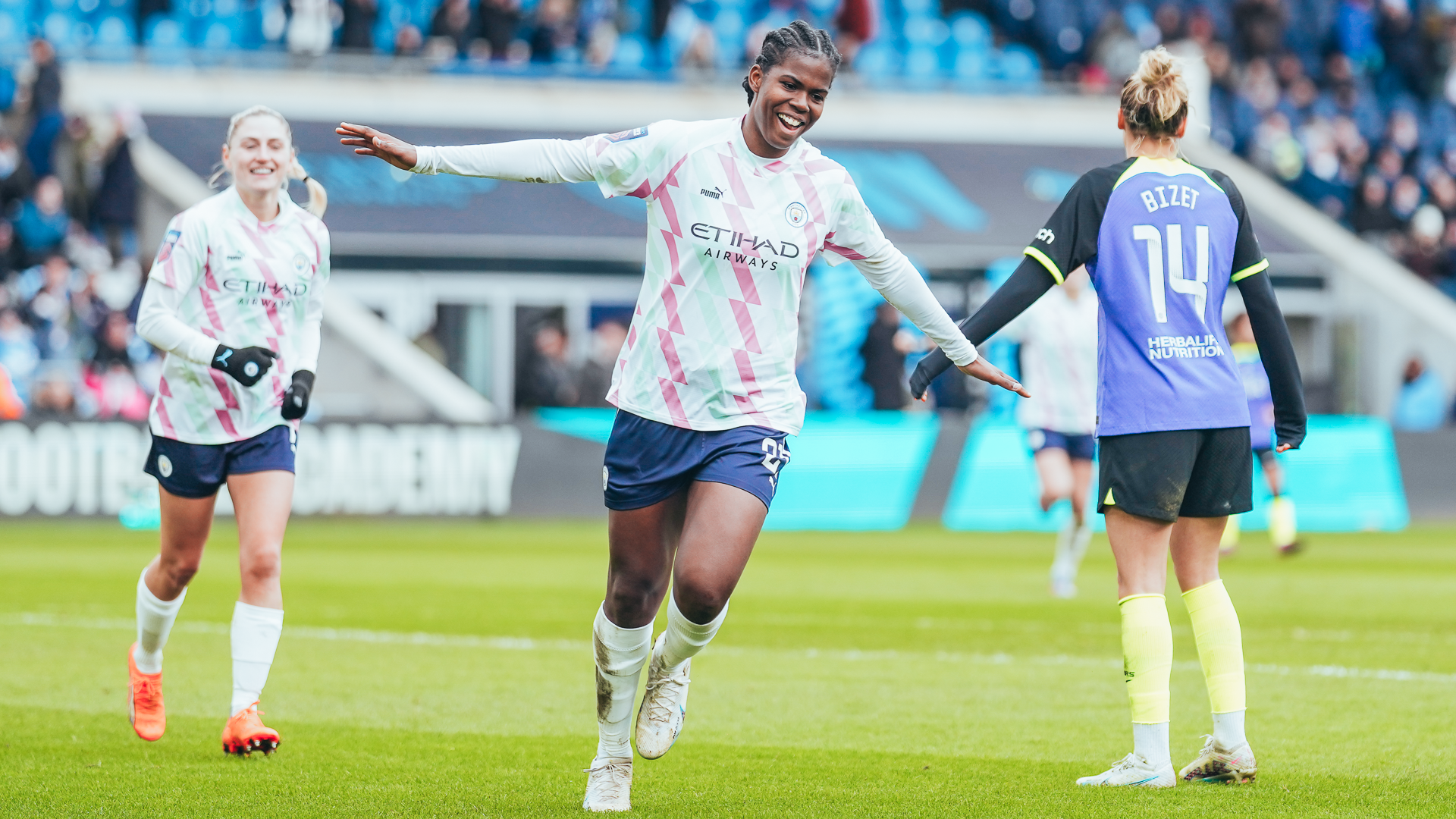 Bunny Shaw scores eighth goal of the season to help Manchester City Women  beat Everton 2