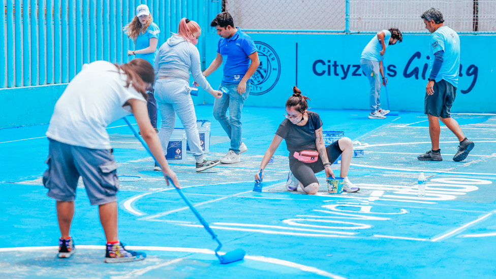 All Hands On Deck : Volunteers included members of the local community, Mexico City OSC and Rexona staff 