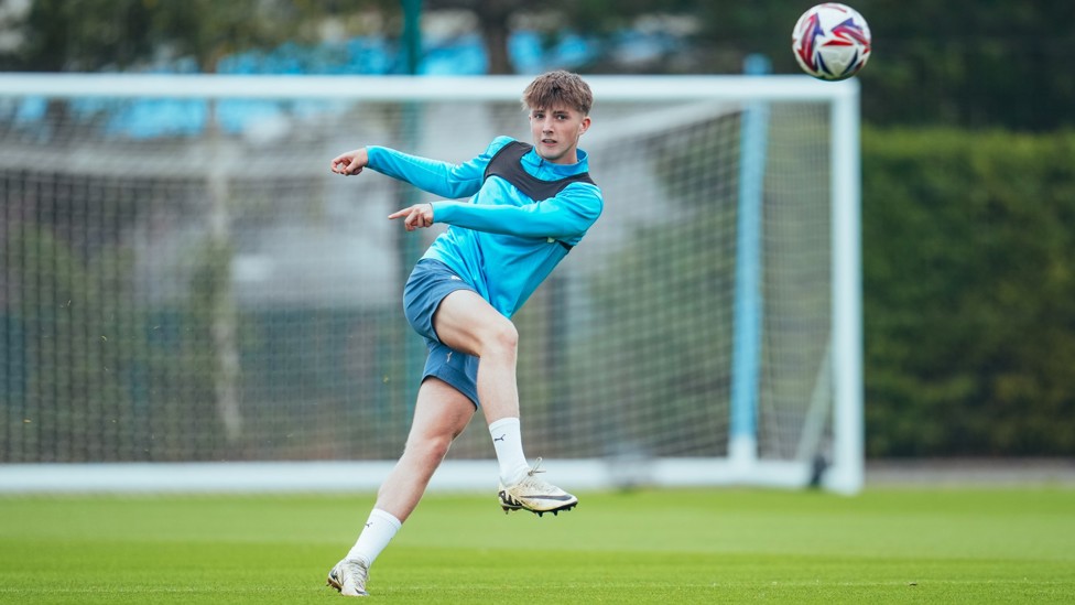 ON THE VOLLEY : Charlie Gray pulling the strings in training.