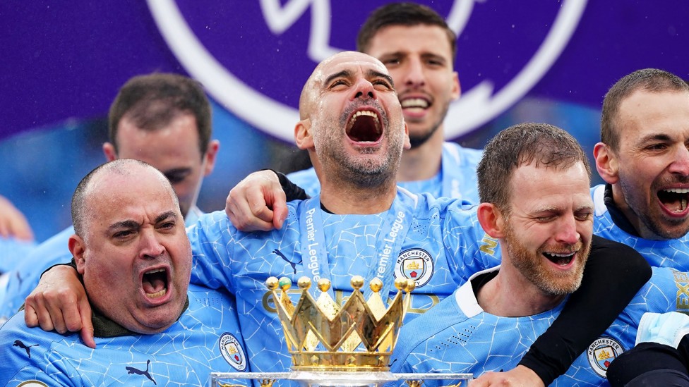 HANDS ON : The feeling when the league title returns to the Etihad! 