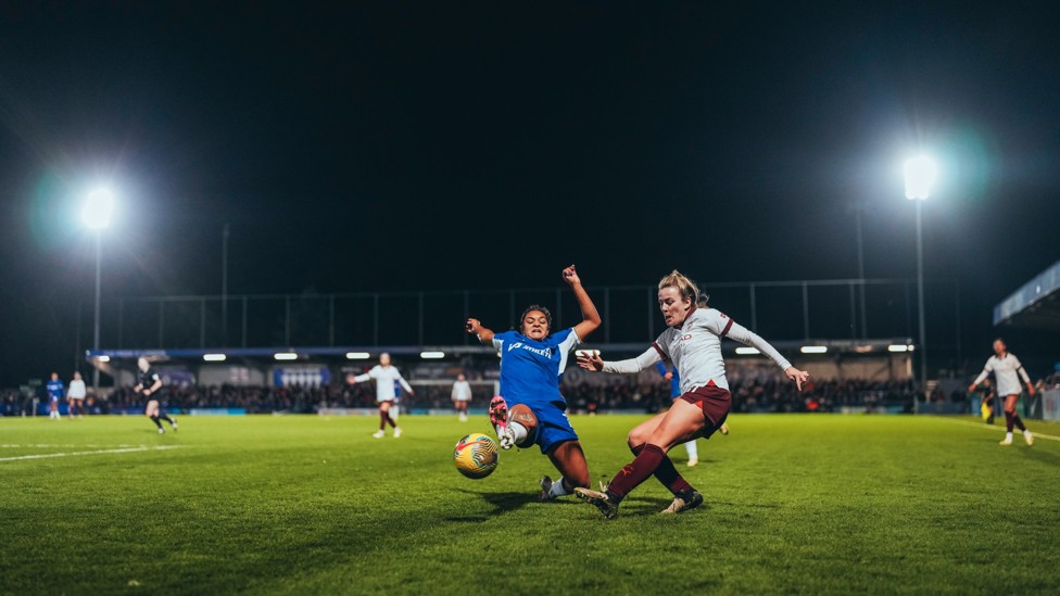 CROSSING OPPORTUNITY : Lauren Hemp clips a ball into the Chelsea box