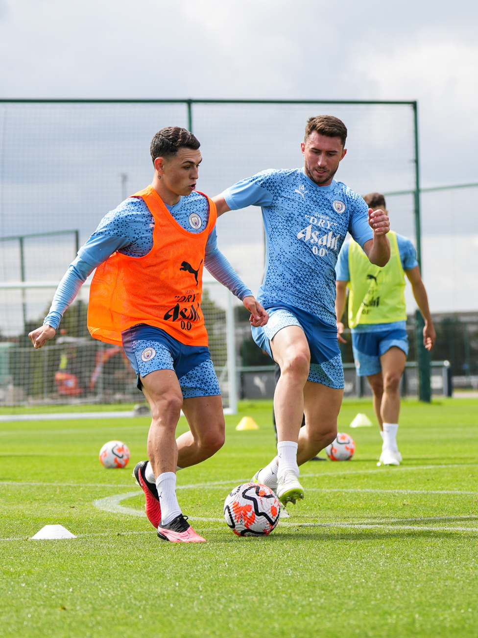 Phil Foden : Battling for the ball with Aymeric