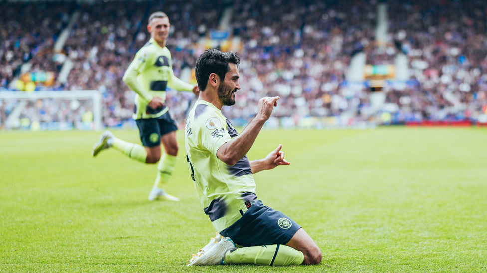 KNEE SLIDE : Gundogan enjoyed that!