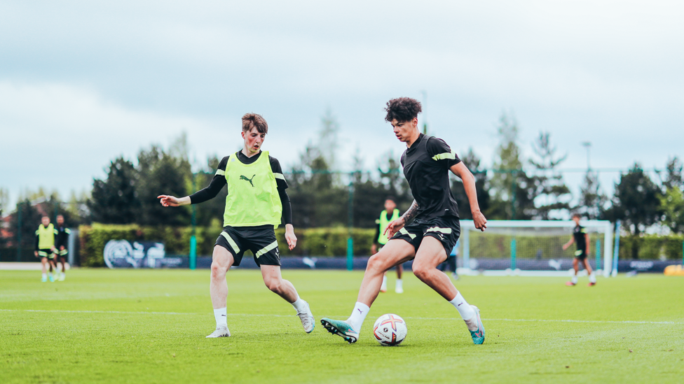 ONE V ONE  : O'Reilly fends off a challenge as he shields the ball.