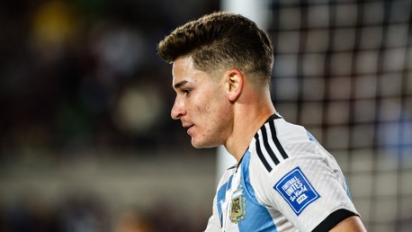 Alvarez leads the line as Argentina beat Bolivia