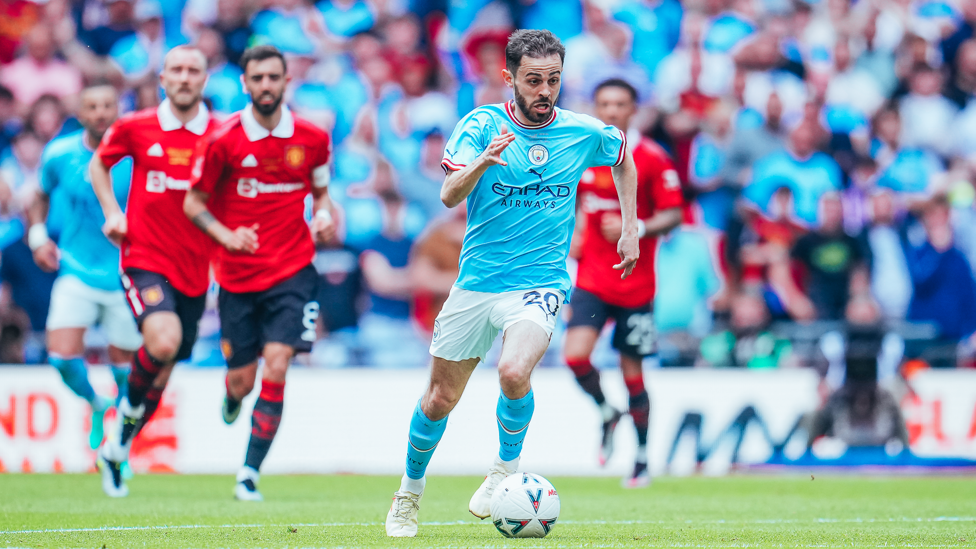 SILKY SILVA : Bernardo bursts forward shortly after United's leveller.