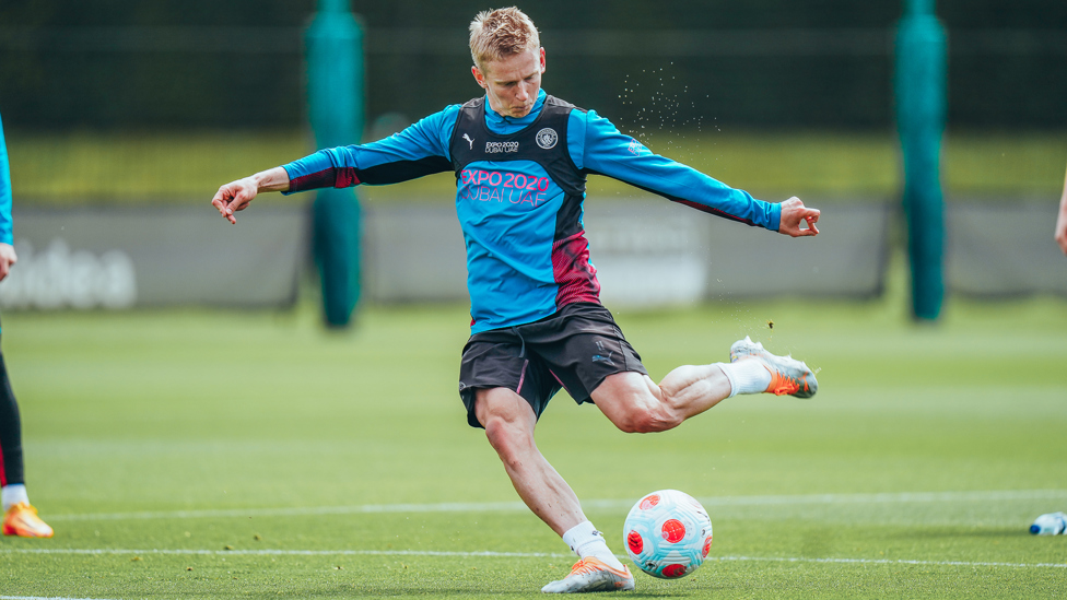 EYES ON THE BALL : Oleksandr Zinchenko is a picture of concentration