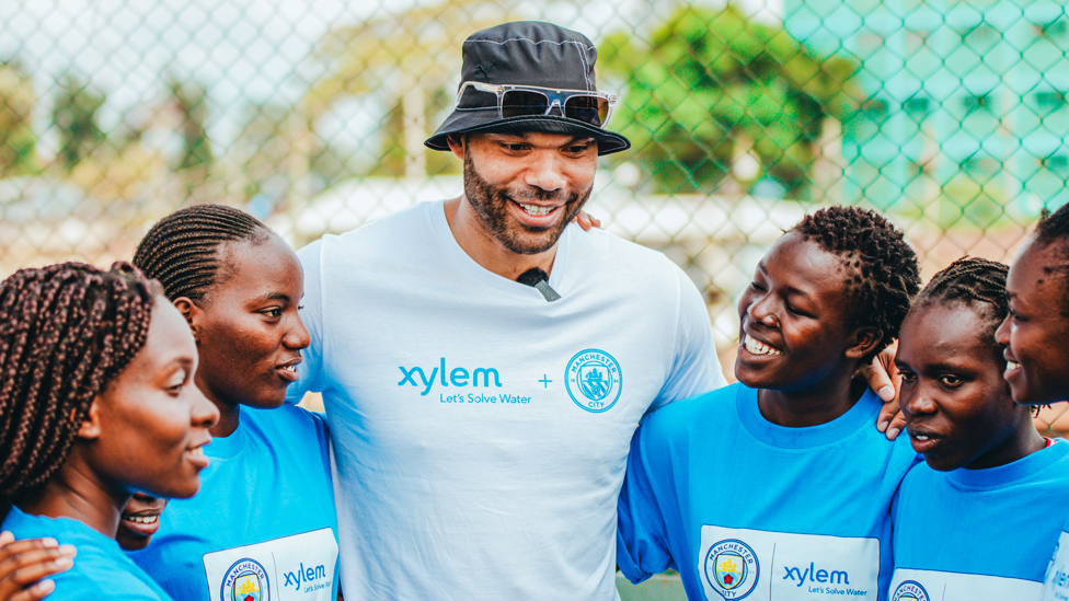 COACHING TIPS : Lescott shared his coaching expertise with the team of Young Leaders.