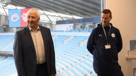 Summerbee and Williams visit City's dementia programme