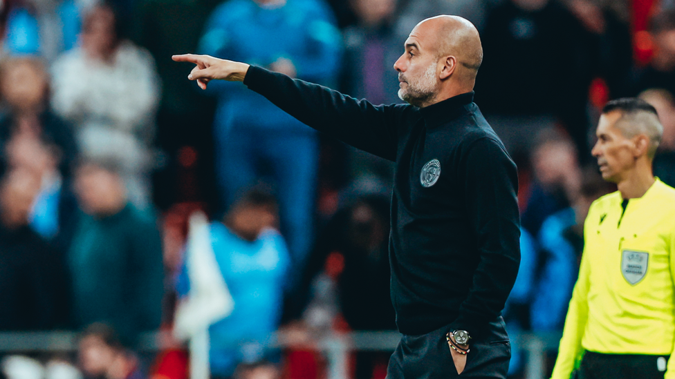 PEP TALK : The boss points out some tactical tweaks.