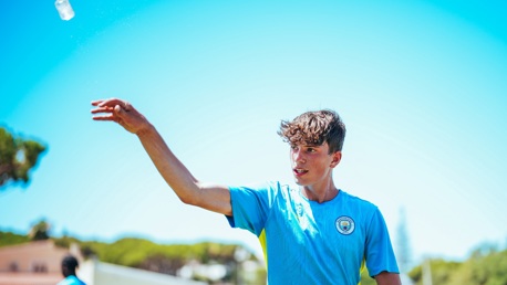 EDS & U18s training gallery: Hard work under blue skies 