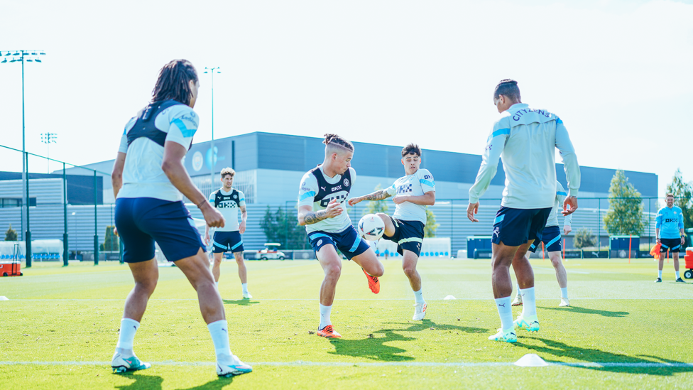 CENTRE OF ATTENTION : Kalvin Phillips in the middle of a rondo