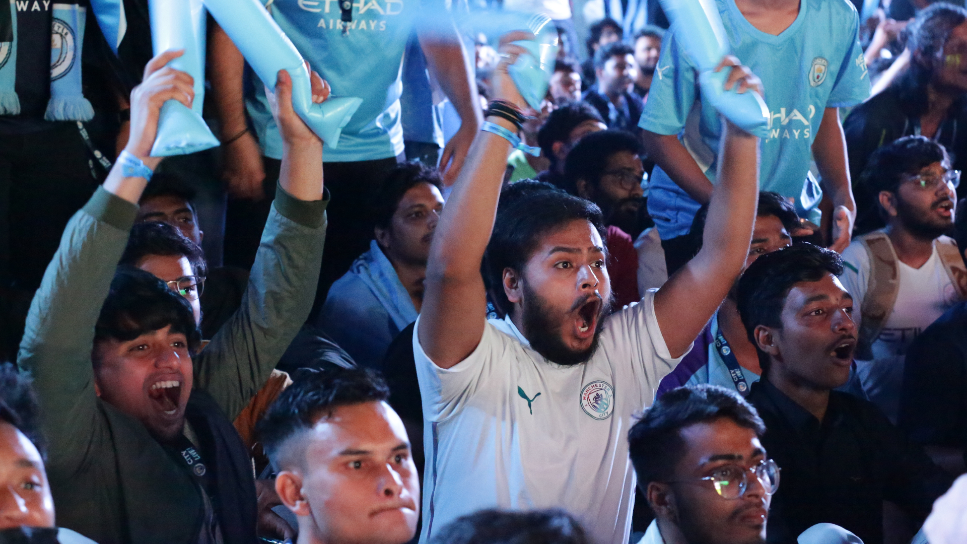  Premier League Trophy visits Bangalore