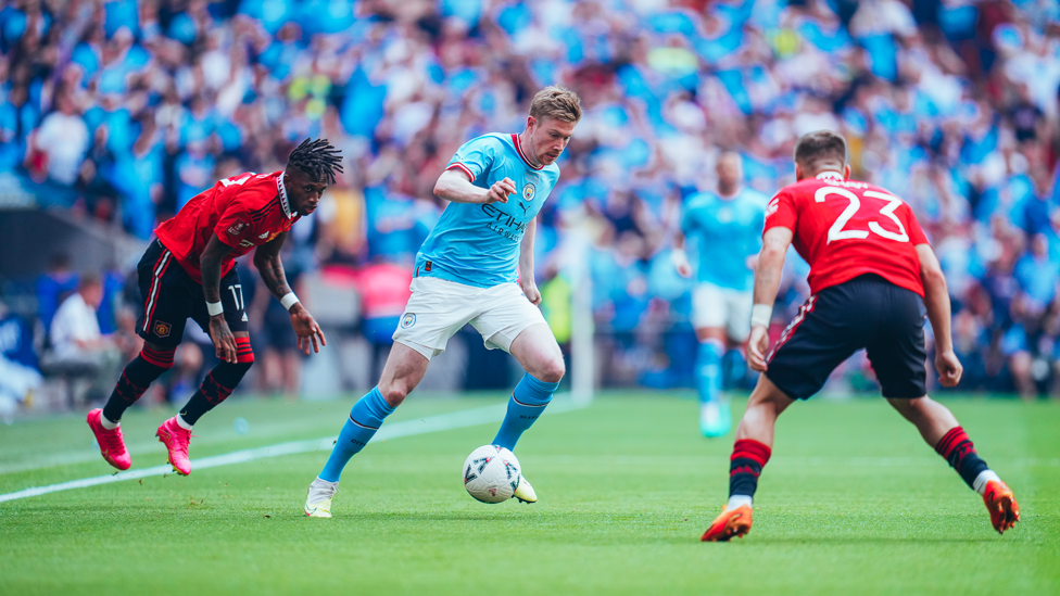 MIDFIELD MAGICIAN : KDB driving forward.