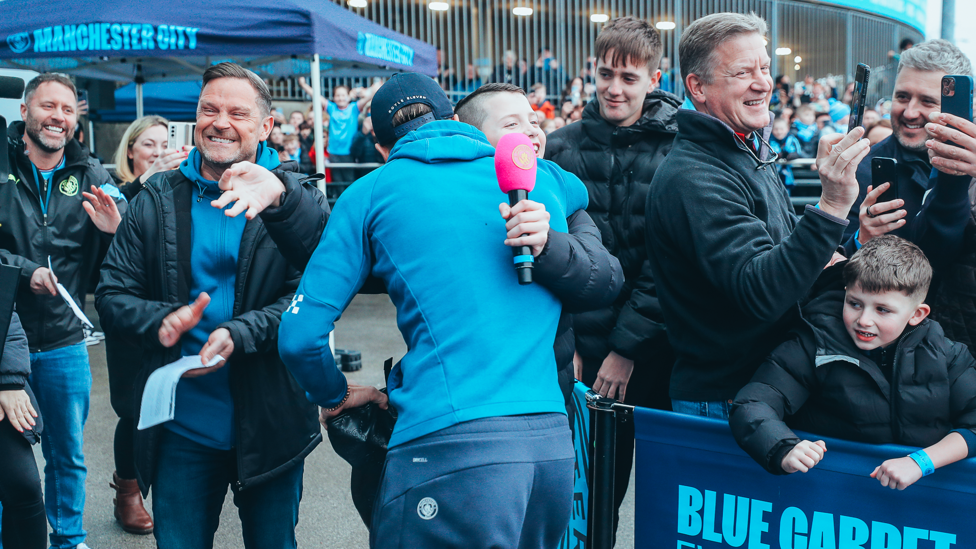 FINLAY X GREALISH : A big hug from Jack to his biggest fan Finlay.