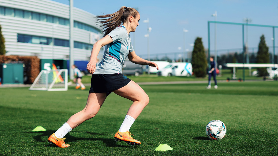 FOOTWORK : Georgia Stanway manoeuvres her way through a drill.