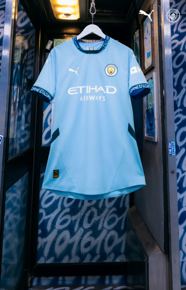 MANCHESTER CALLING : 24/25 Home kit