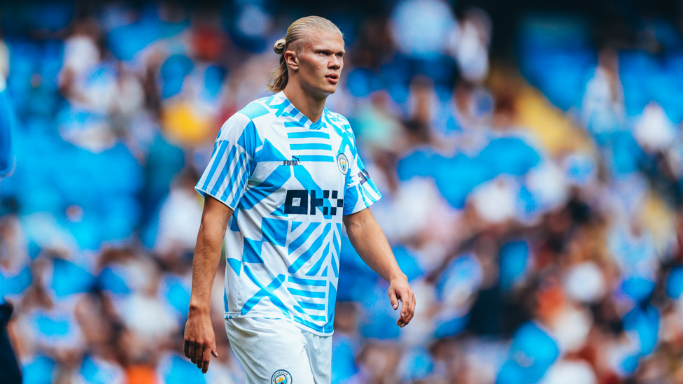 WARM UP : Haaland gets in the mood ahead of kick-off.