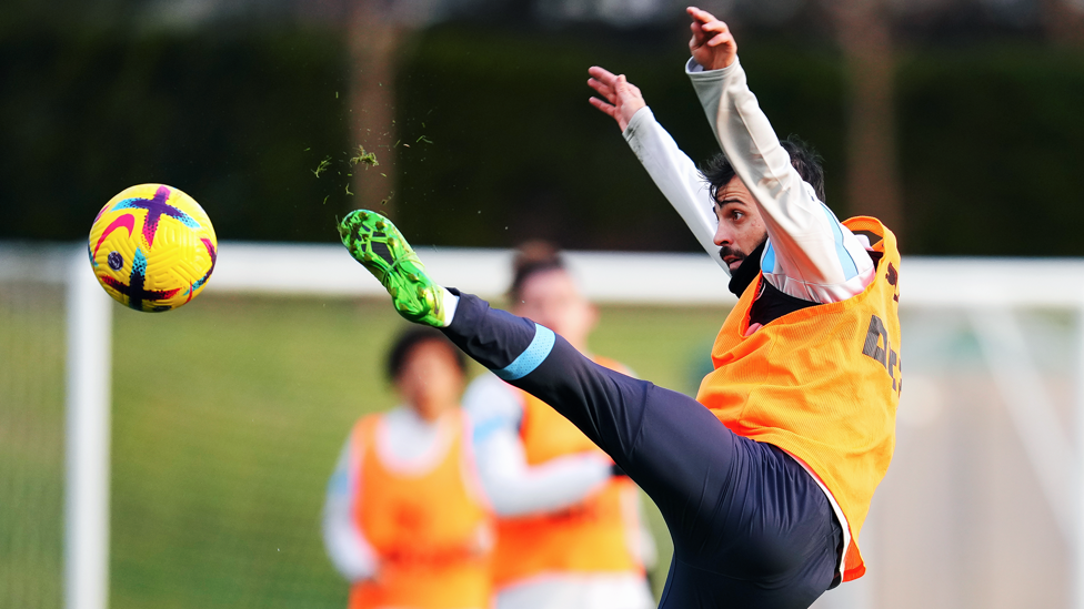 AIR SILVA  : Silva connects with the ball when producing acrobatics 