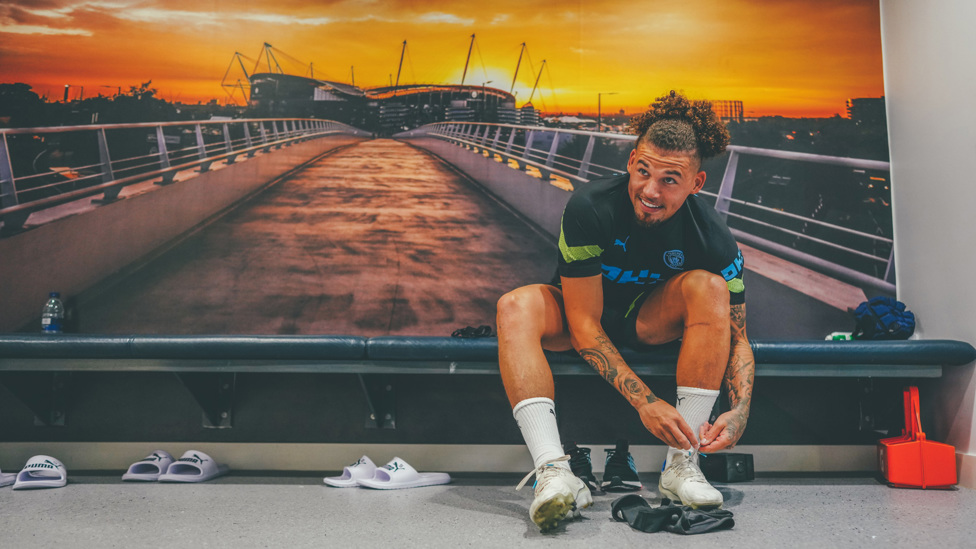 LACING UP : Kalvin Phillips gets ready for training