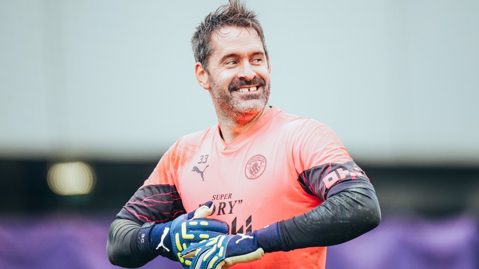 SAFE HANDS : Scott Carson stretches out