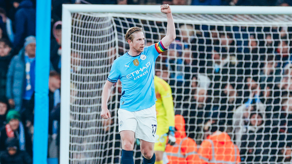 FIST PUMP : De Bruyne enjoyed that!