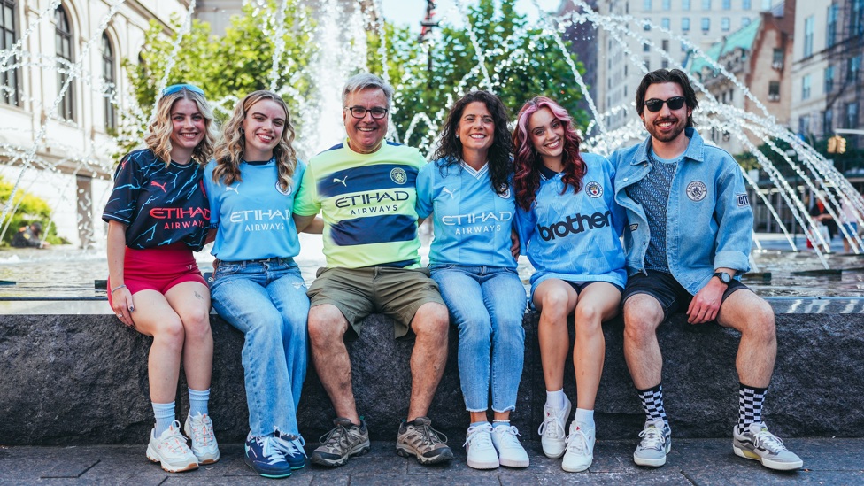 NATIVE NEW YORKERS : City fans paint the city blue