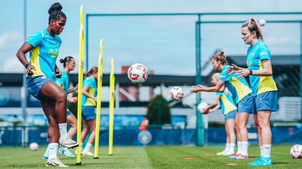 DOUBLE TROUBLE : Khadija 'Bunny' Shaw and Lauren Hemp train together. 