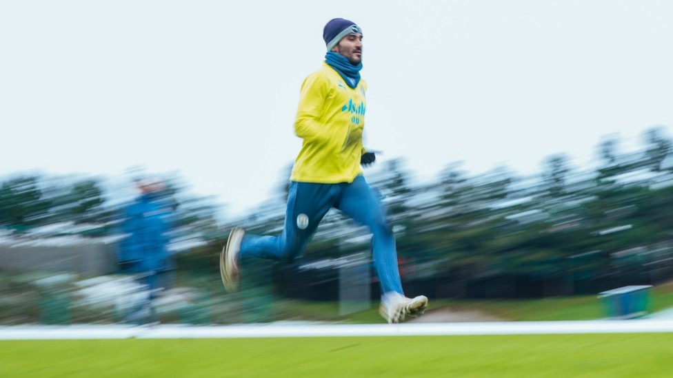 FAST FORWARD : Gundogan takes a sprint