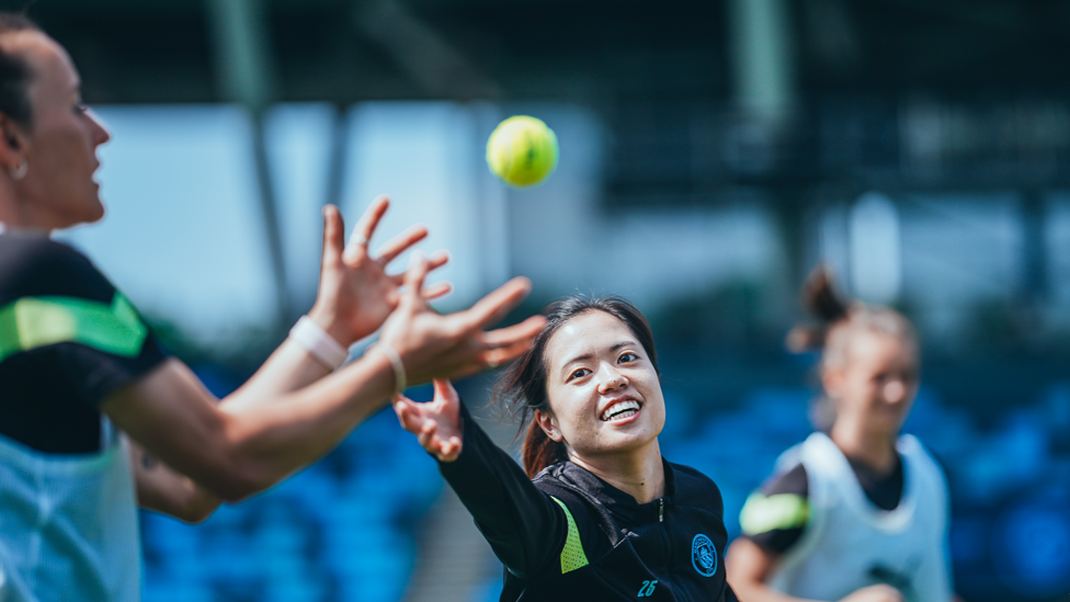 REACHING OUT : Yui Hasegawa stretches for the tennis ball.