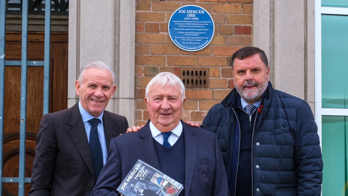 Joe Mercer plaque unveiled in Ellesmere Port