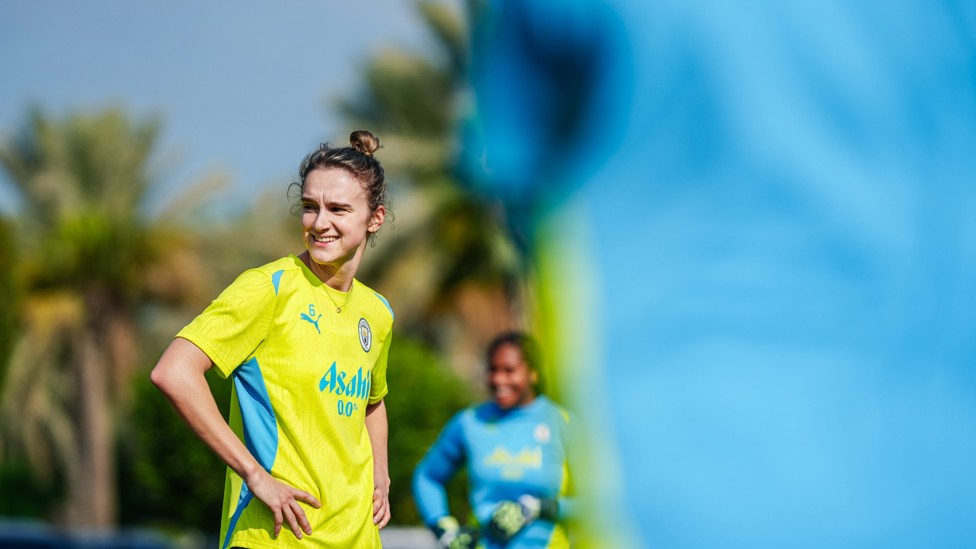 ALL SMILES : Vivianne Miedema in high spirits