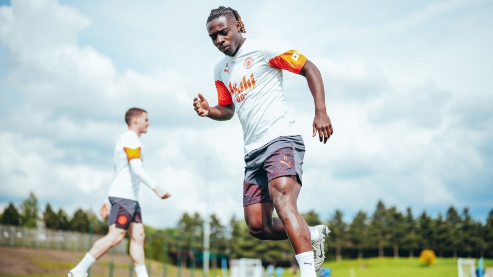 DYNAMIC DOKU : Jeremy Doku showing his pace and grace in training