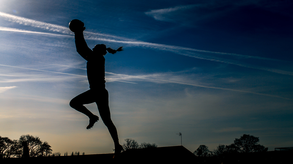 HIGH JUMP : Reach for the sky