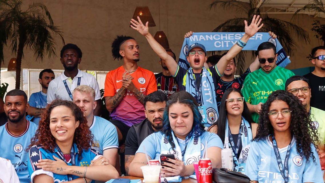 Sócios da Torcida Oficial do City no Brasil participam do Trophy Tour em São Paulo 