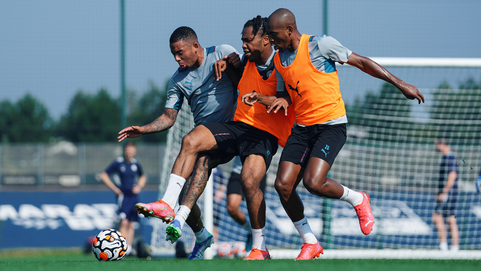 EYES ON THE PRIZE: Gabriel Jesus, Micah Hamilton and Fernandinho vie for possession