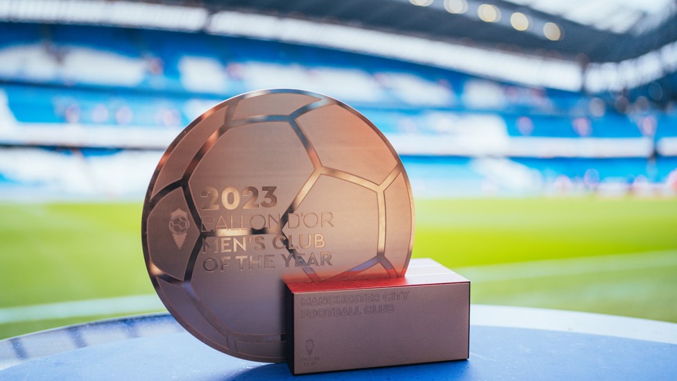 SPECIAL GUEST : Our Men's Club of the Year award at the Etihad.
