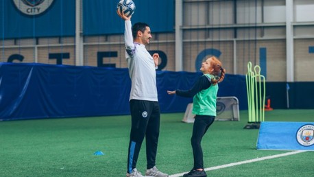 Primary School pupils surprised by City stars