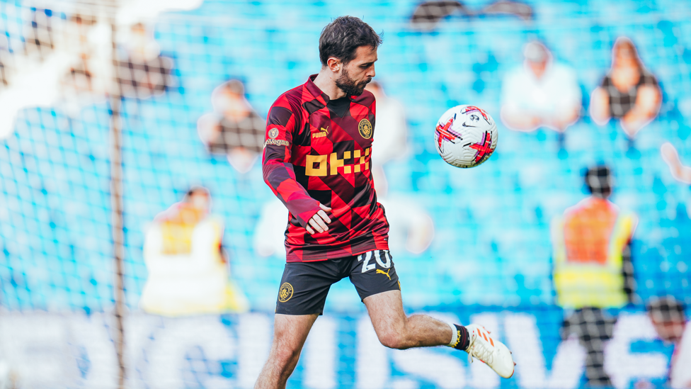 SILKY SILVA : Showing off his skills during the pre-match warm up.