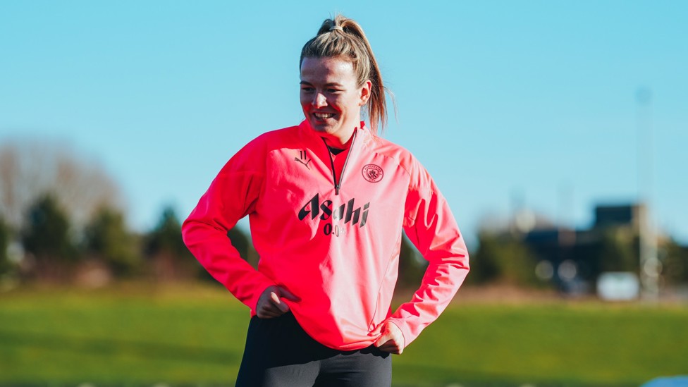 ON WEDNESDAYS WE WEAR.... : Lauren Hemp showing off the eye-catching pink training kit. 